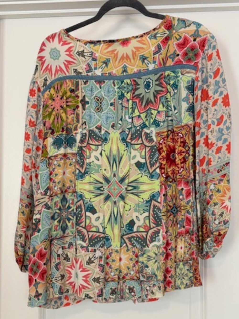 John Mark Women's Colorful Artsy Top Size XL - Picture 4 of 9